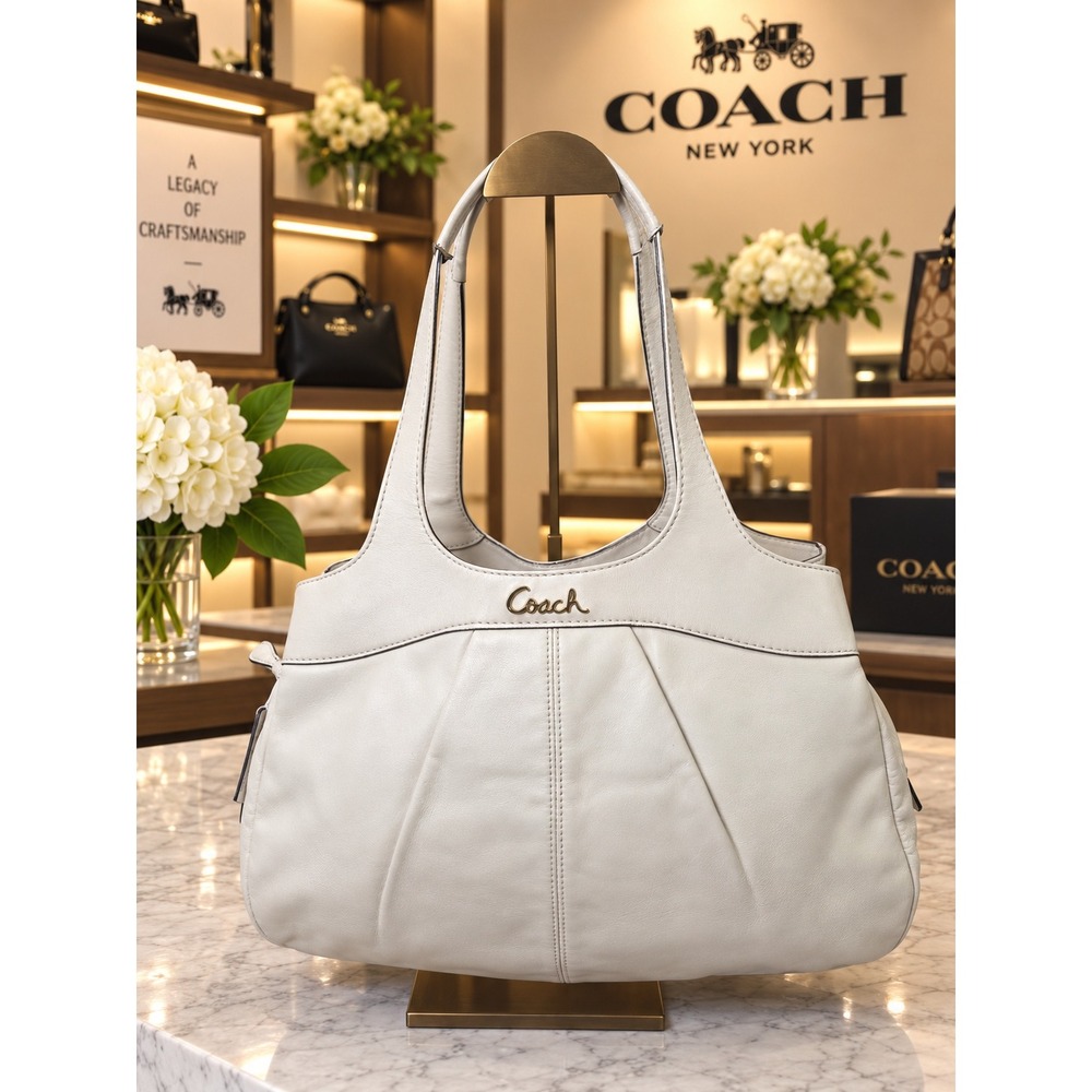C228 Coach Lexi shoulder bag